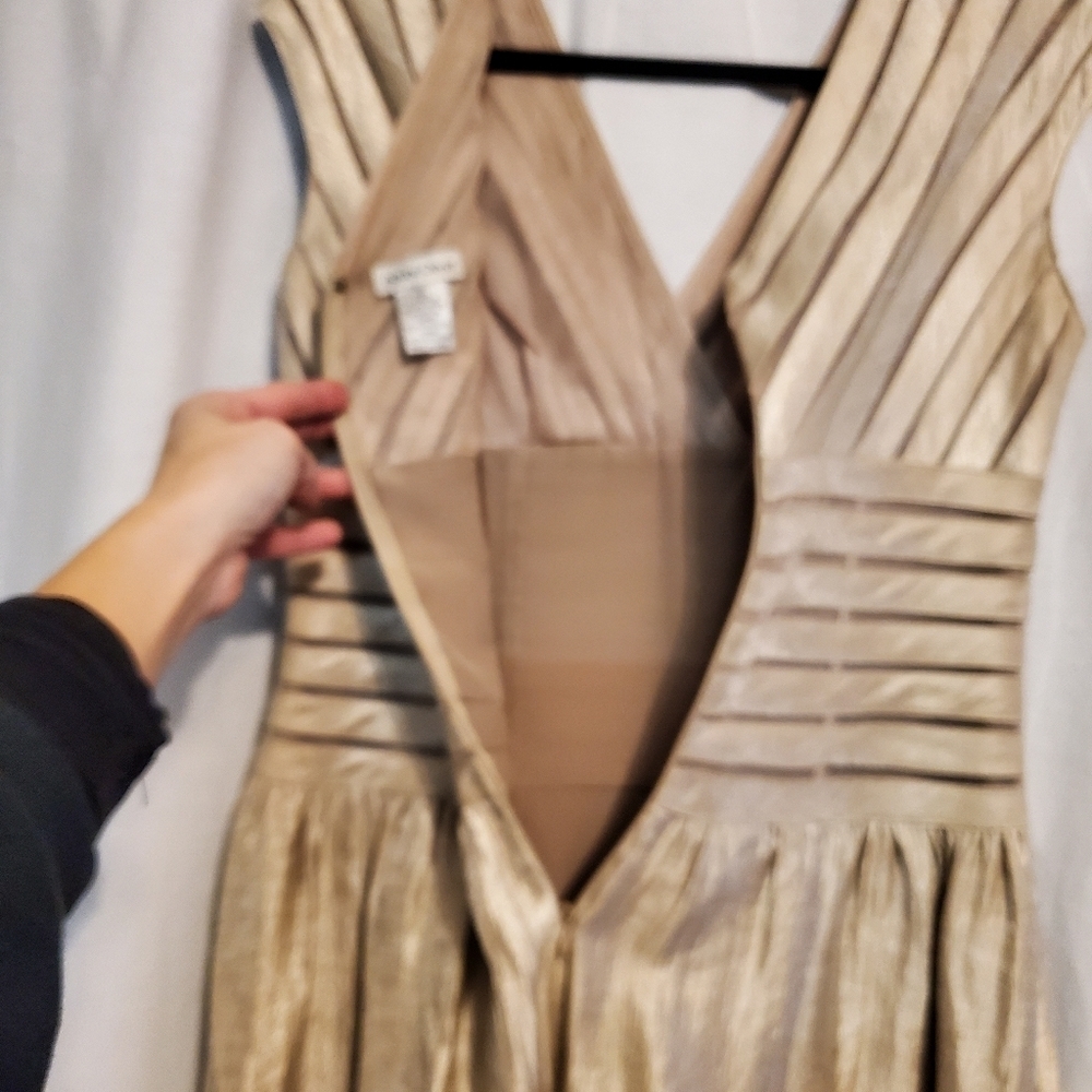 Andre Oliver Gold Mini Dress Size 8P - Picture 6 of 7